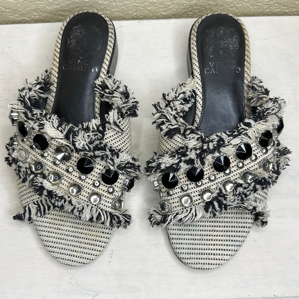 Vince Camuto Black and Cream Sandals